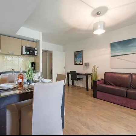 Comfortable With Terrace Апартаменти Антіб
