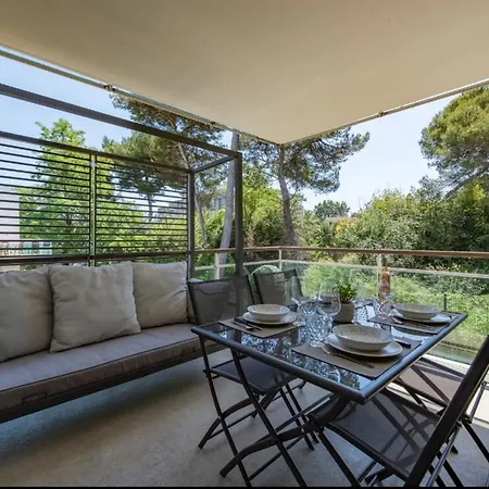 Comfortable With Terrace Апартаменти Антіб